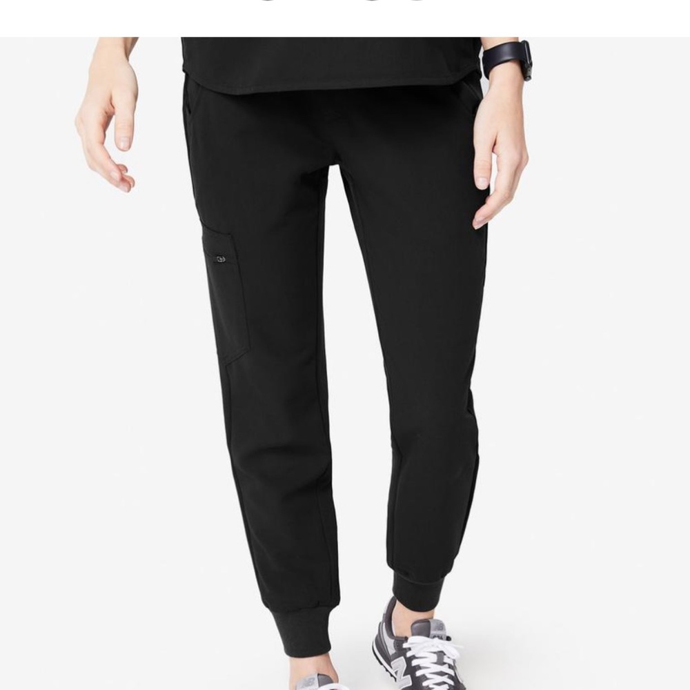 Figs Zamora 2.0 Jogger Scrub Pants. Black.